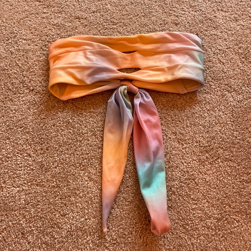 L space swimsuit top, bando never worn so perfect!
